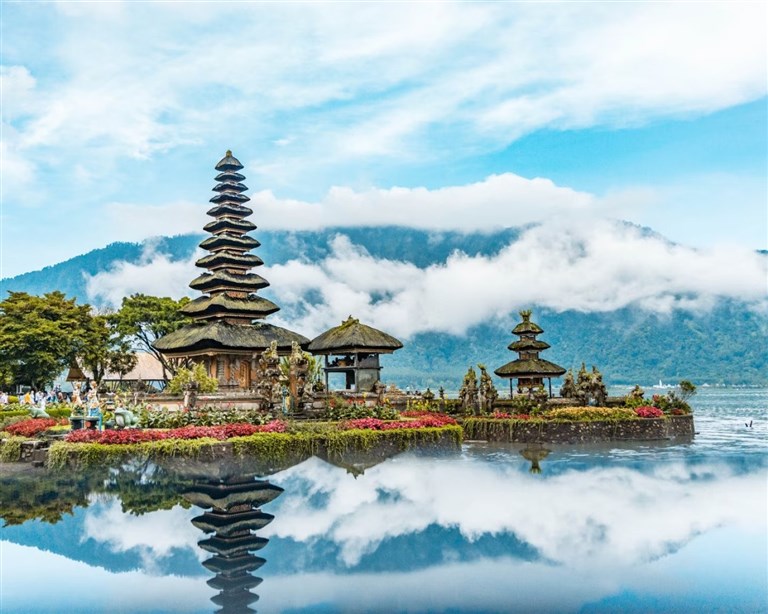 INDONESIA, Romantic Bali Escape
